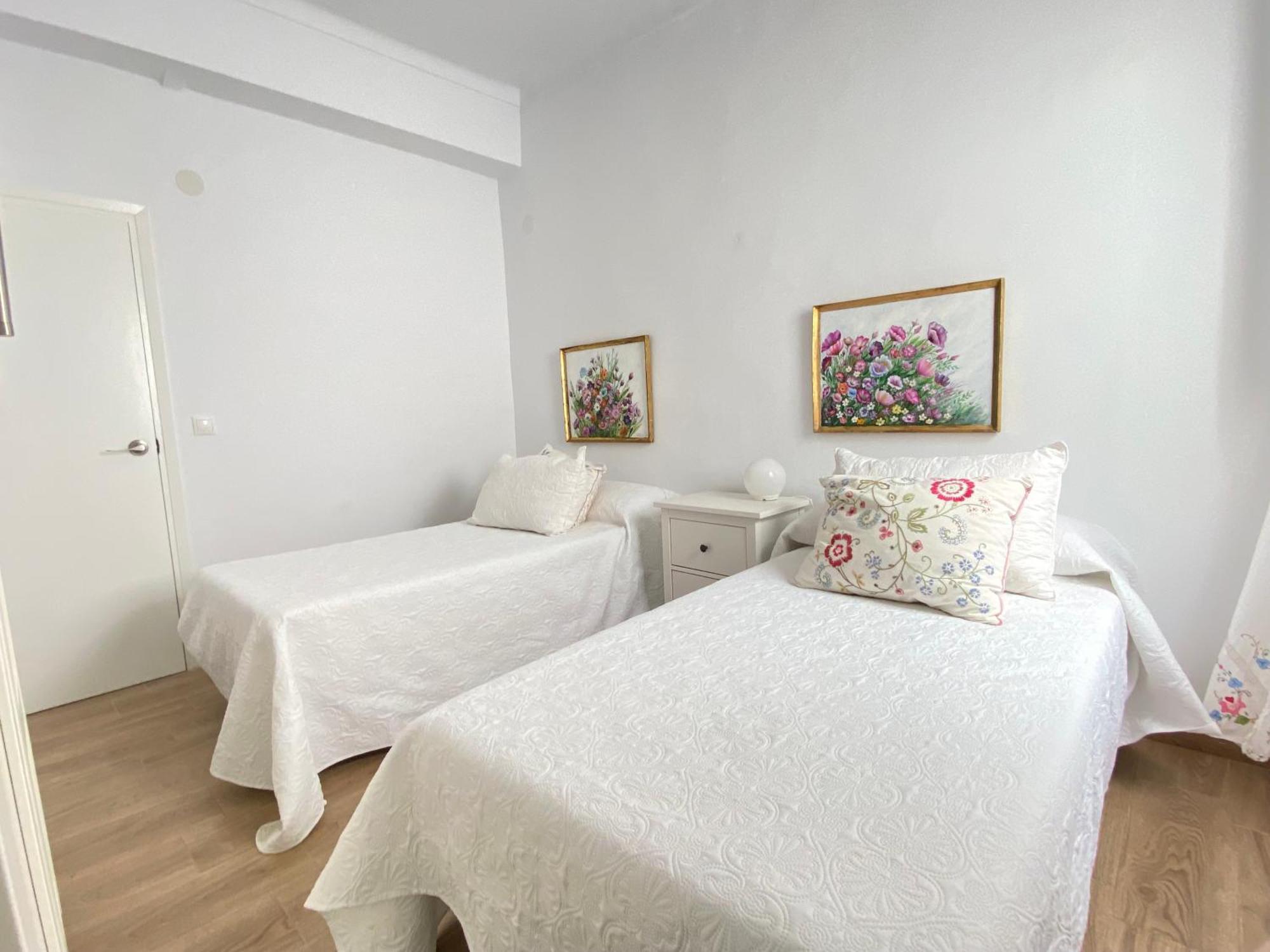 Casa Miguel - 3 Beautiful Apartments Availabe Sayalonga Habitación foto